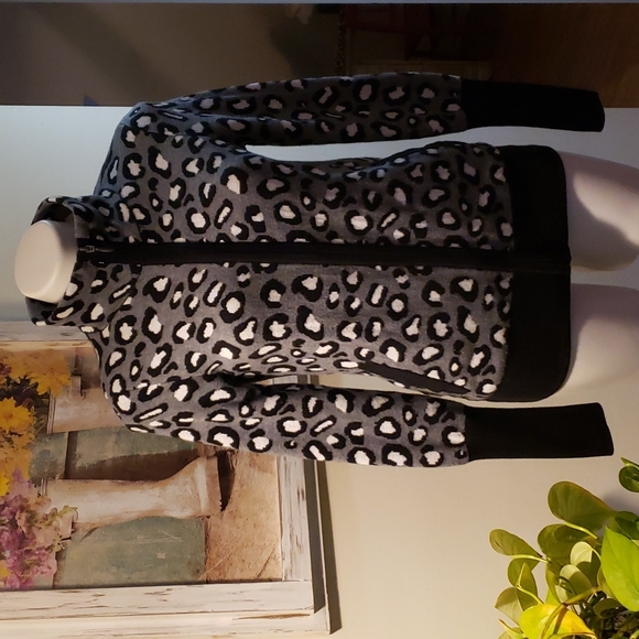 Rachel Zoe Sweater - Picture 5 of 8